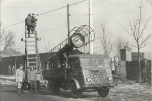 Zawieszenie górnej sieci jezdnej, 1958 r.